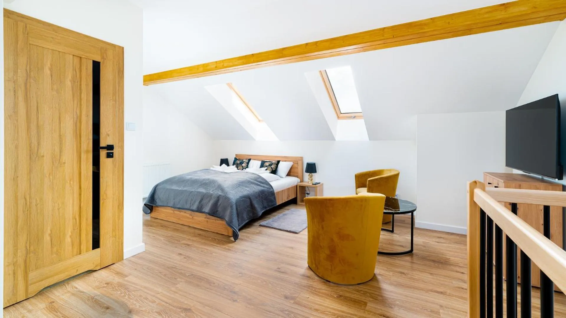 아파트 Apartament Komfort Lux 카르파츠